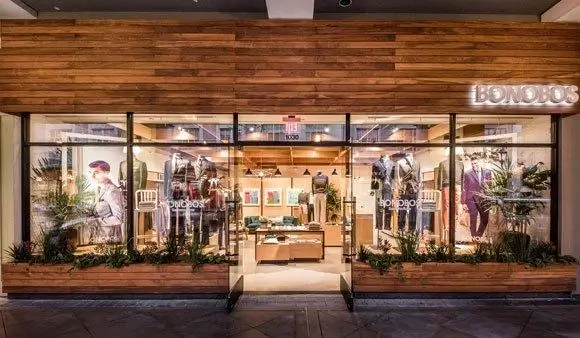 brick-and-mortar fashion