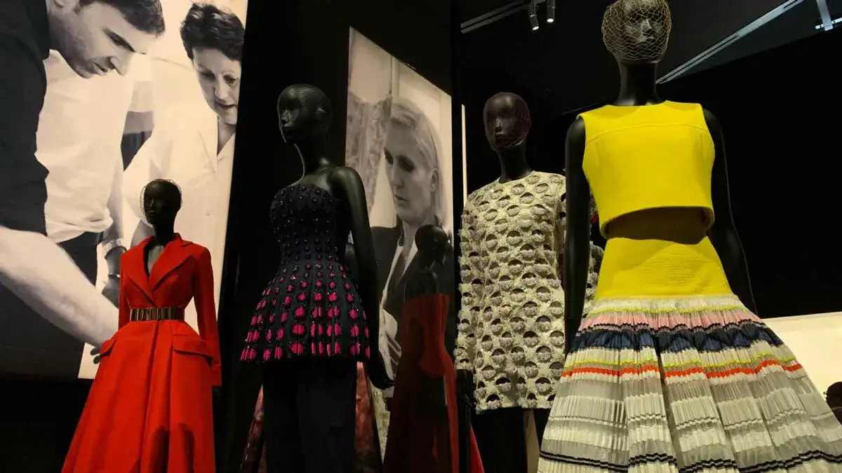 Build Unique Brand Identity with Fashion Communication
