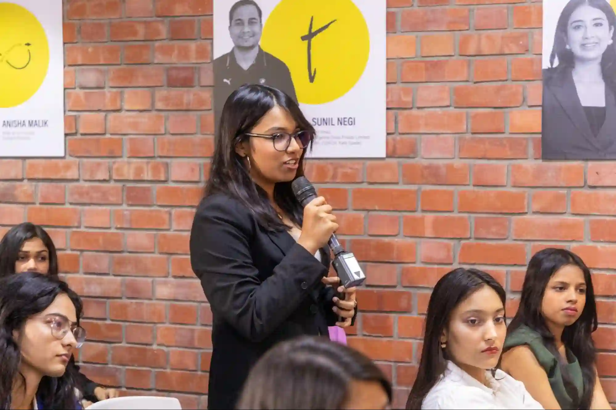 Students engaged in a QnA session with the industry experts