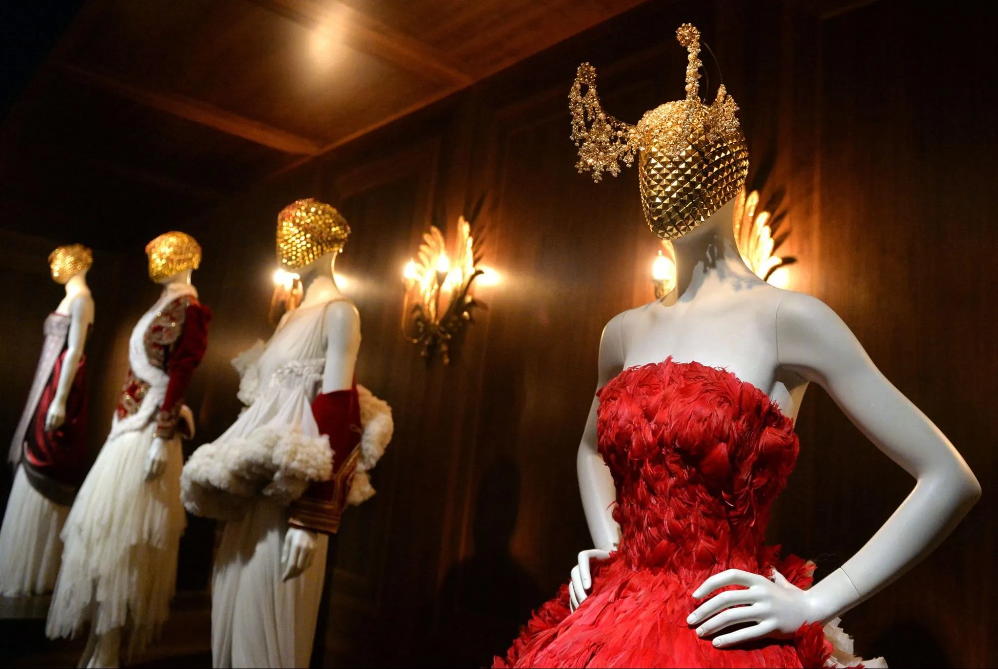  Luxury Fashion Design Showcase